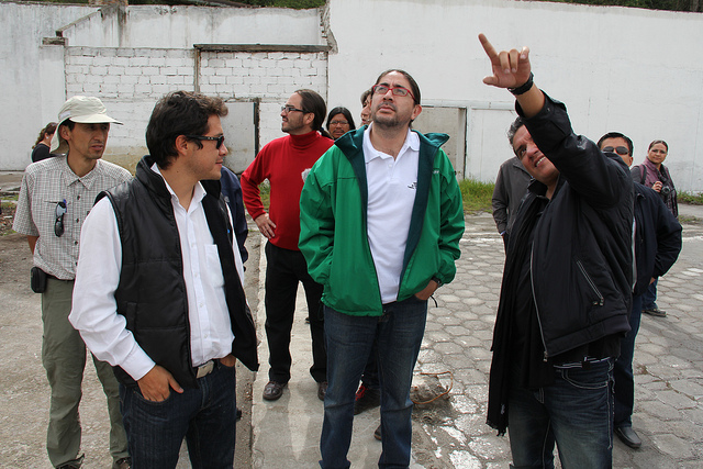 Hector Rodríguez,  Ramiro Moncayo y su jefe René Ramirez en un recorrido por el sitio en construcción de Yachay durante el mes de febrero.  Credito: Secretaría Educación Superior del Ecuador